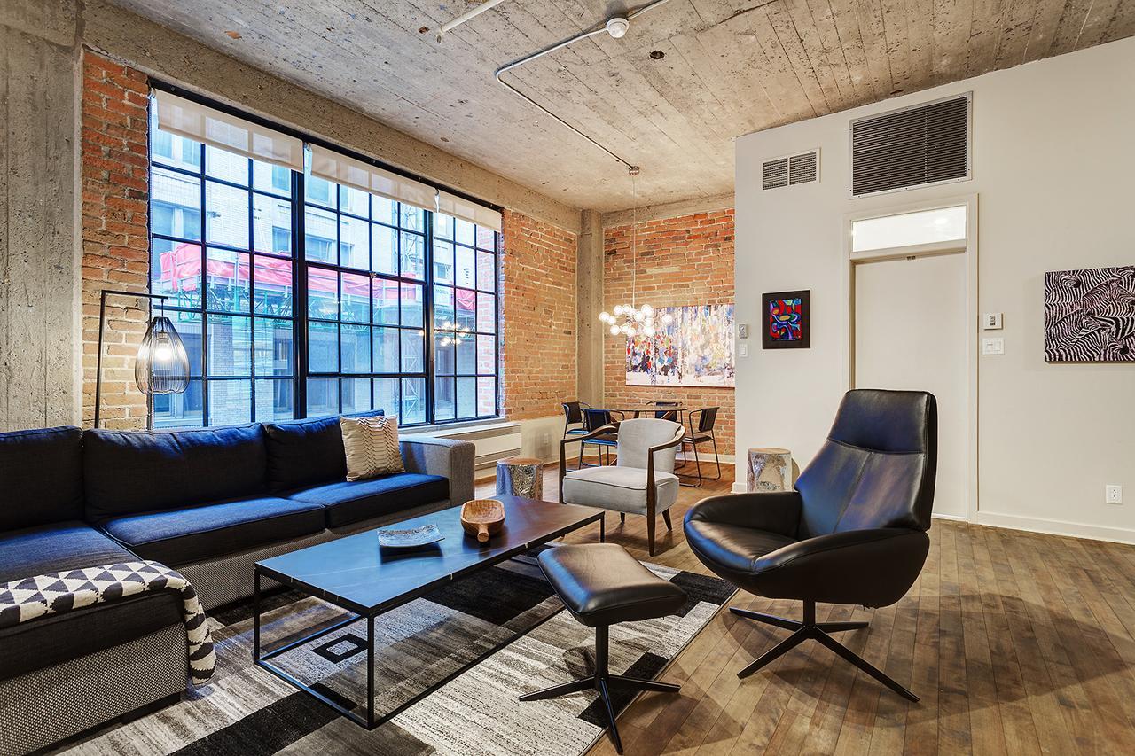 Spacious Loft Next To Square Victoria Apartment *