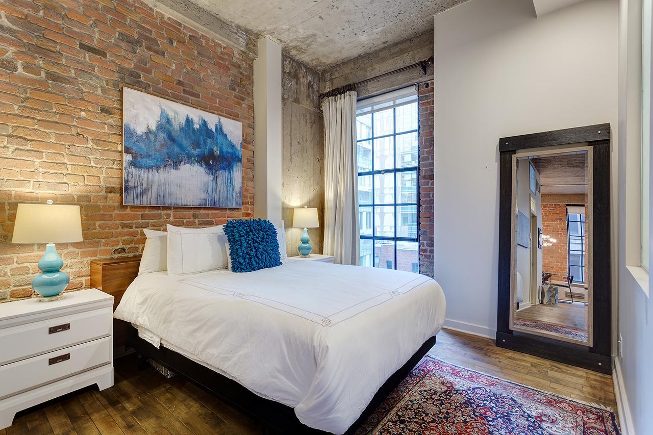 Spacious Loft Next To Square Victoria Apartment Montreal