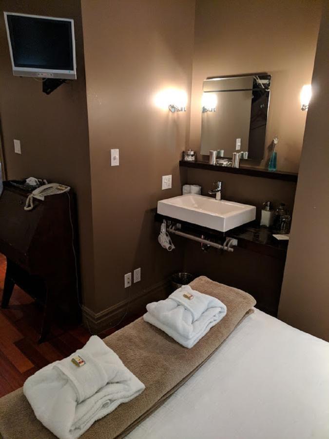 Bed & Breakfast Sir Montcalm Gite Montreal