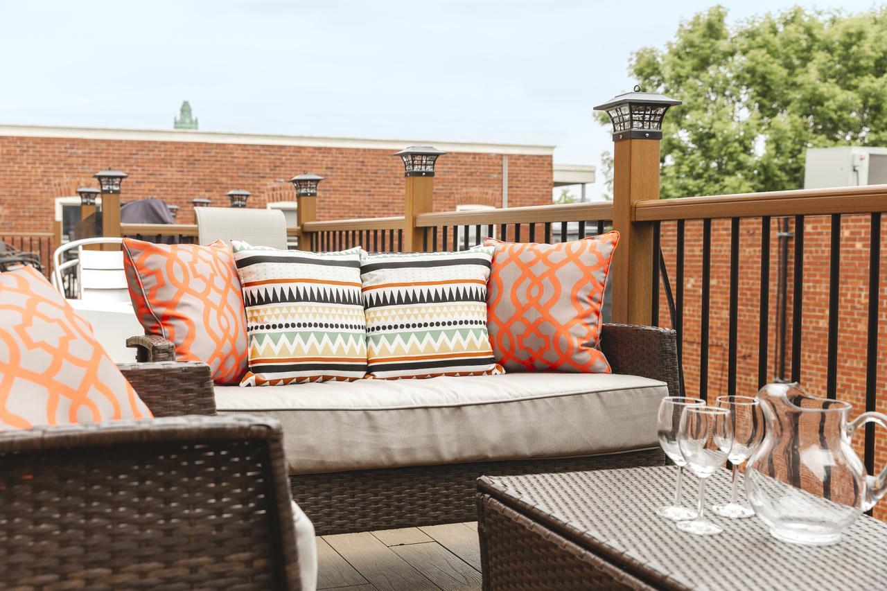 Mtlvacationrentals-the Mtlvr Kisses