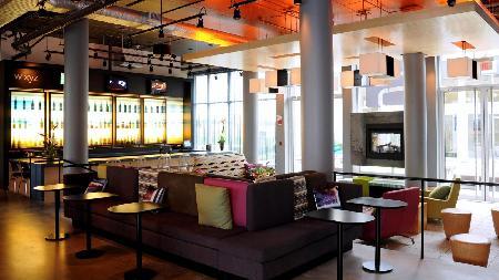 Hotel Aloft Airport 3*