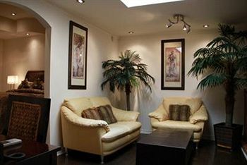Hotel Kutuma 4*