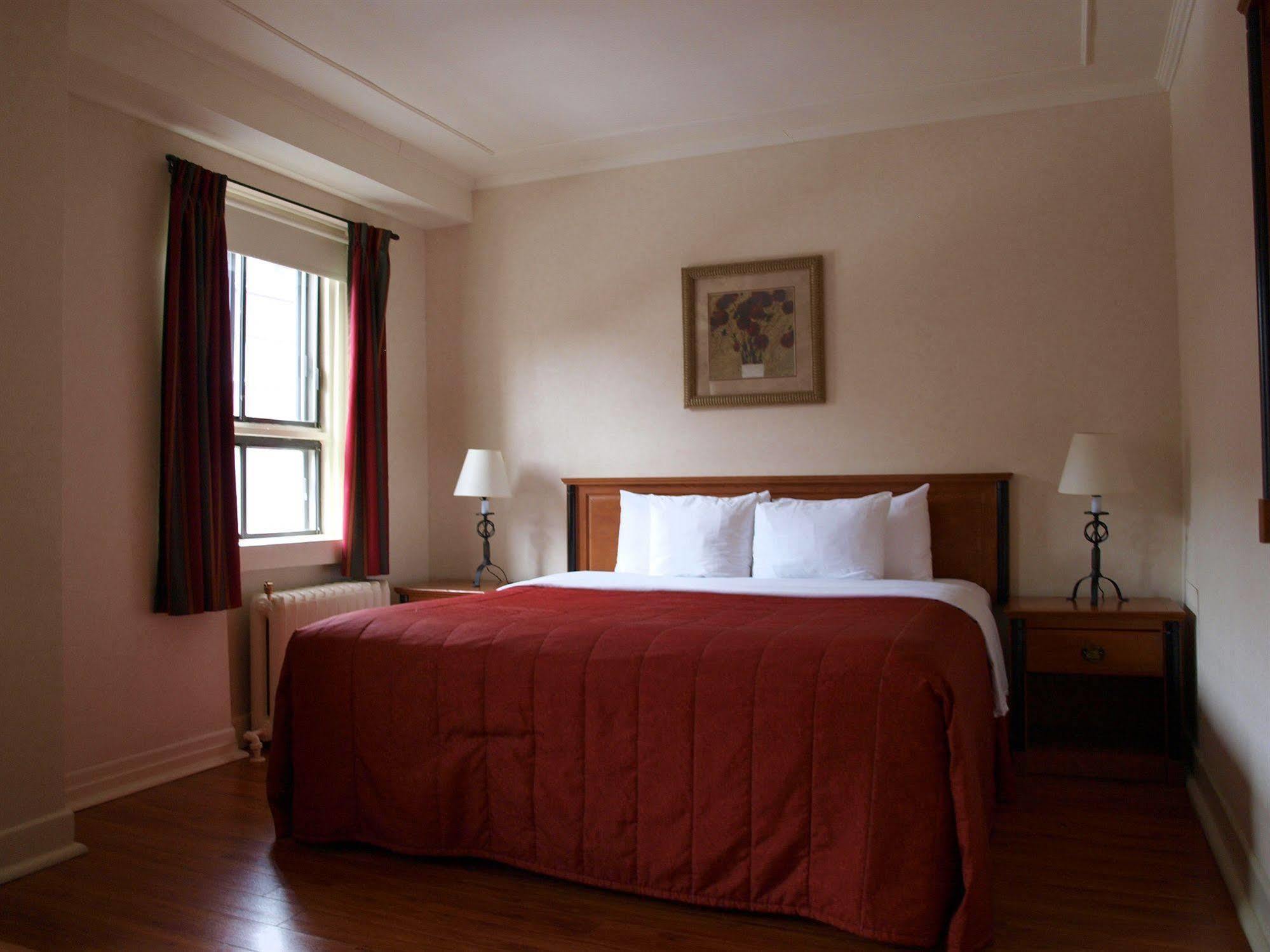 St-denis 3* Montreal