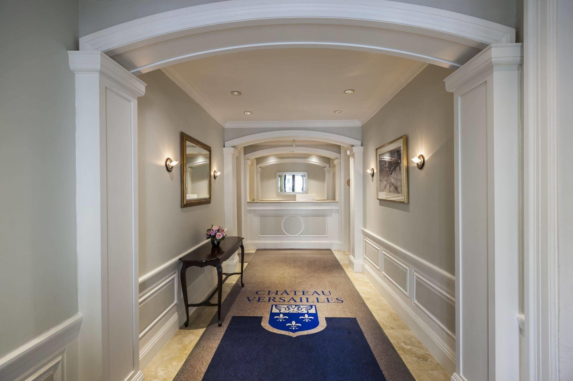Chateau Versailles Hotel 4*
