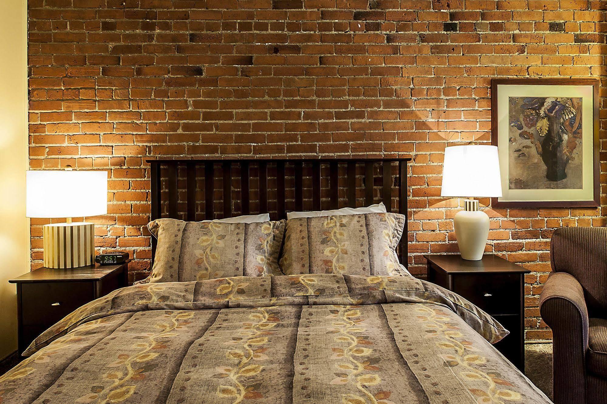 Inn De La Fontaine Montreal