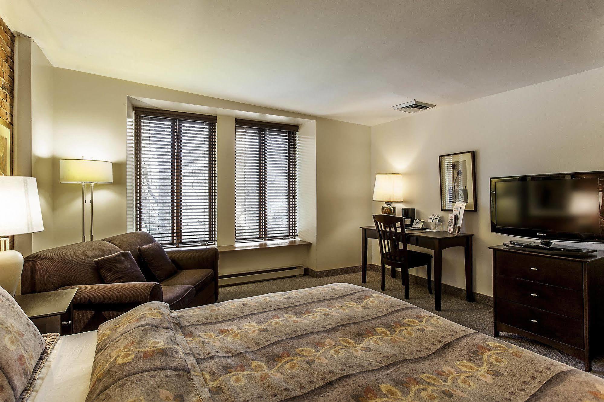 Inn De La Fontaine Montreal