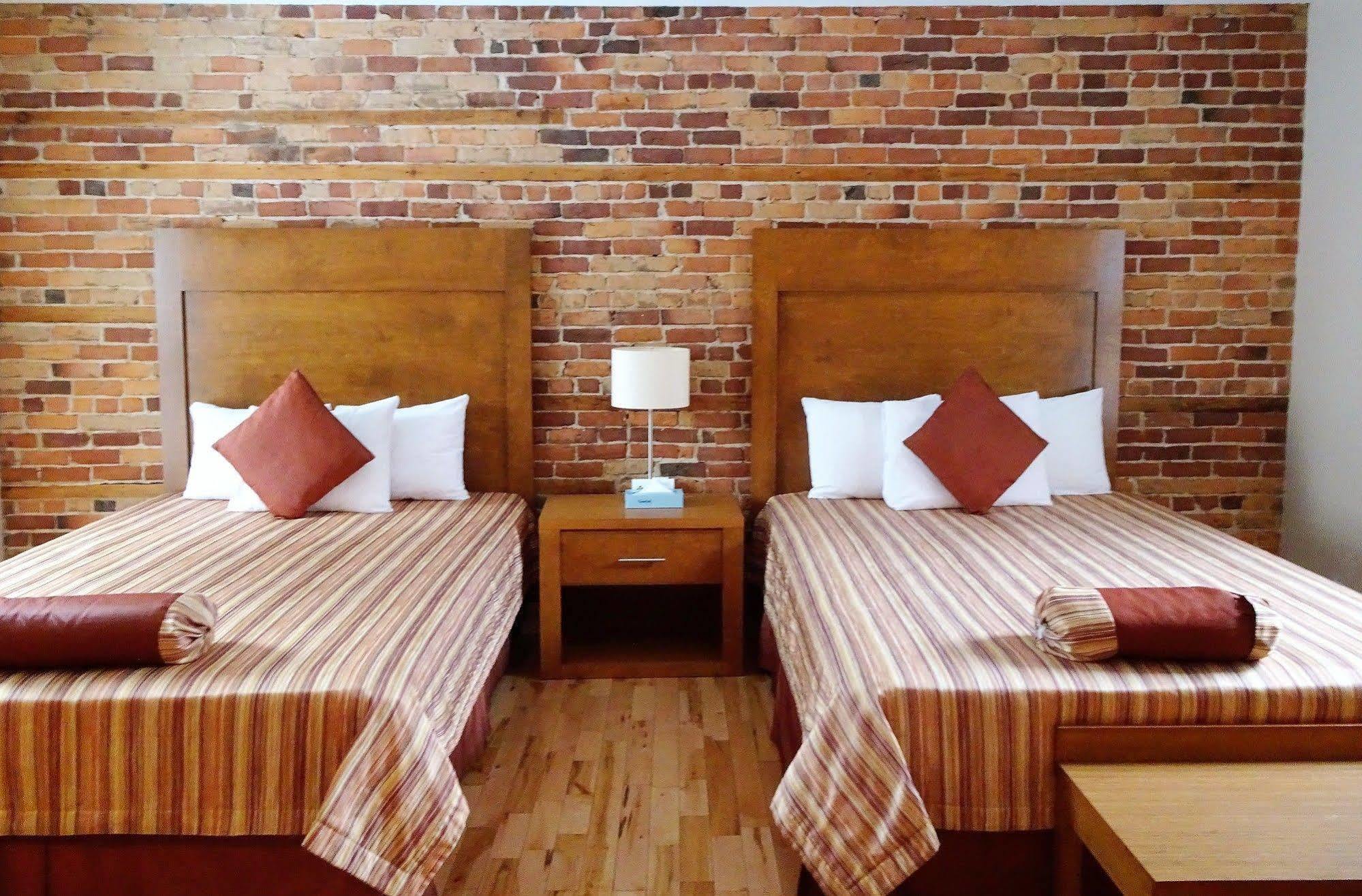 Quartier Des Spectacles Hotel Montreal