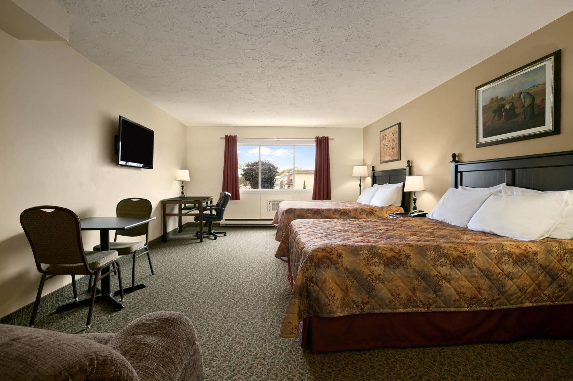 Days By Wyndham East 3*