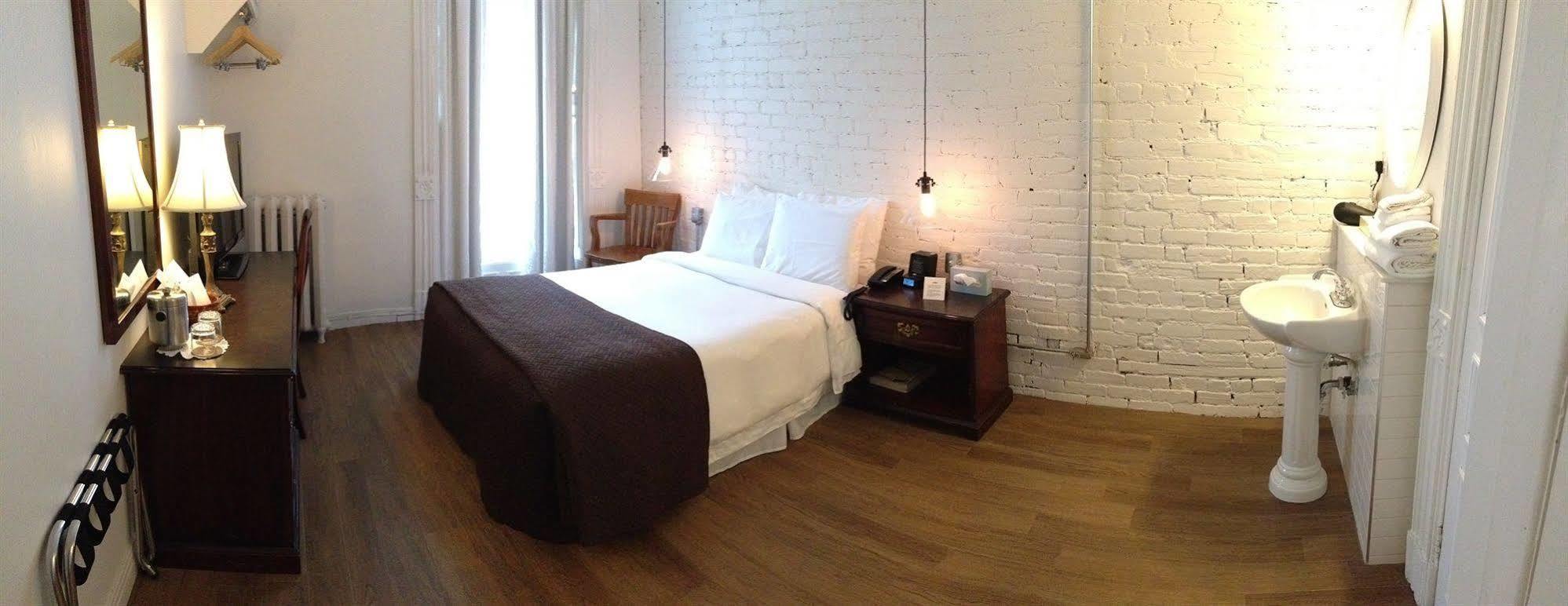 Hotel Ambrose House & Cafe - Self Check-in 3*