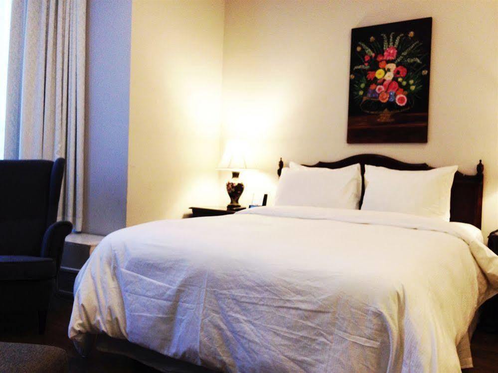 Ambrose House & Cafe - Self Check-in Hotel Montreal