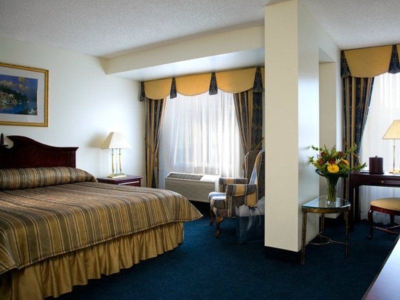 Le Nouvel Hotel Montreal