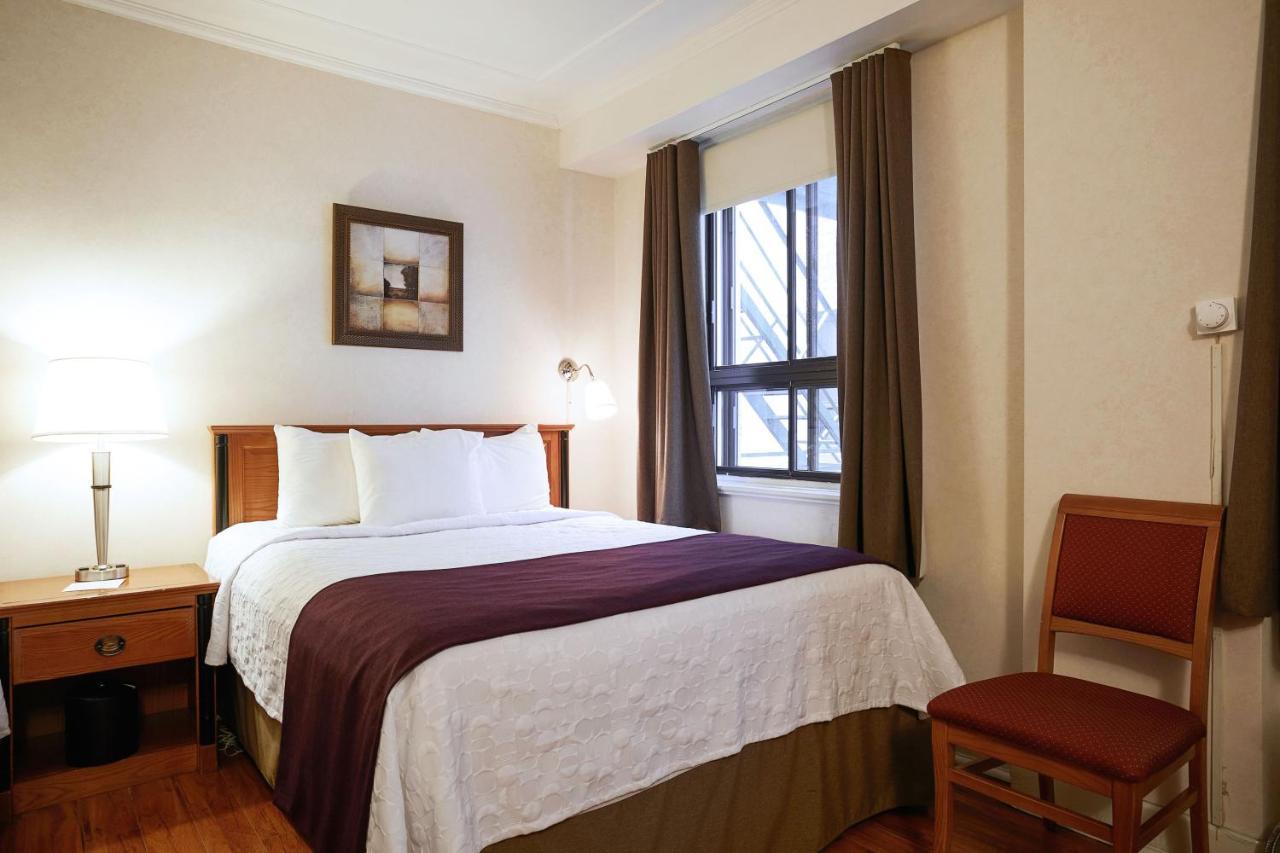 St-denis 3* Montreal