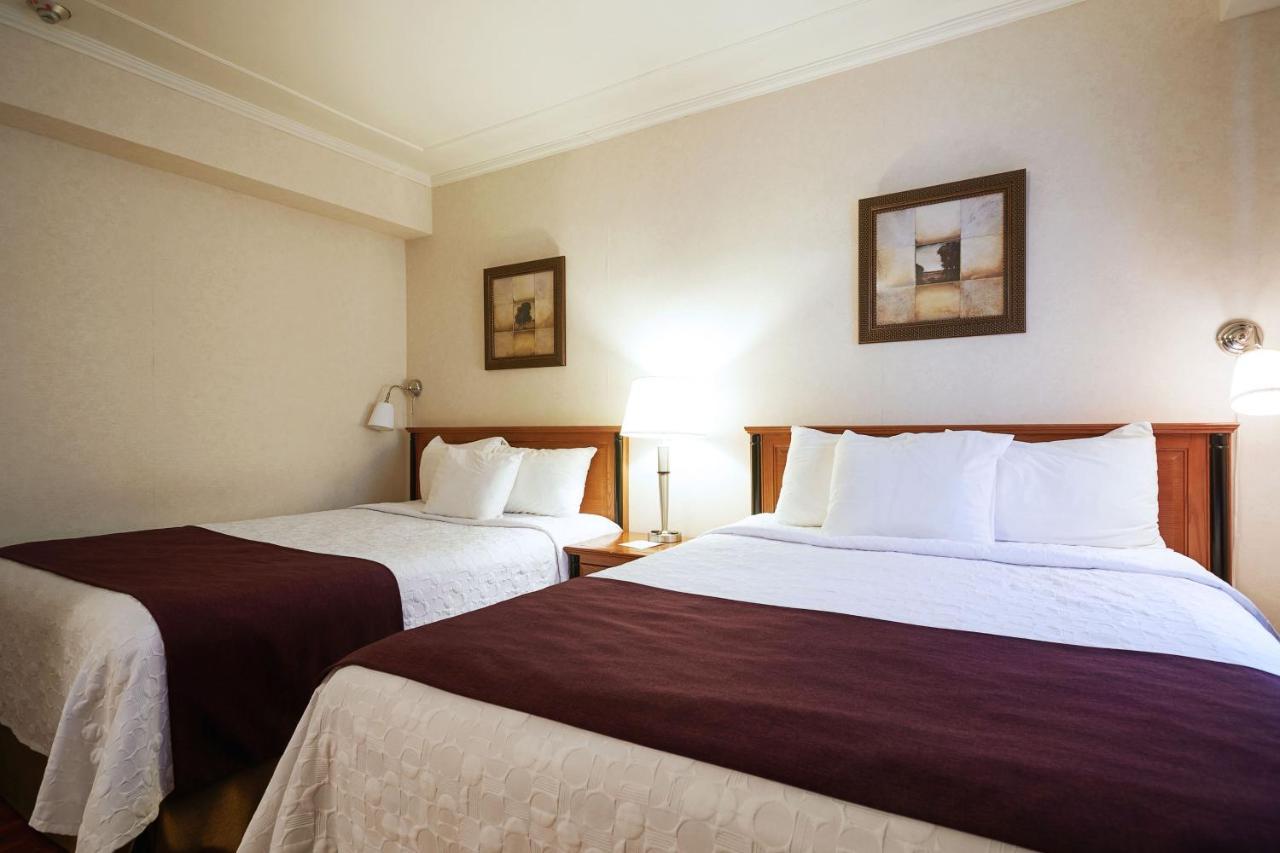 St-denis Hotel Montreal