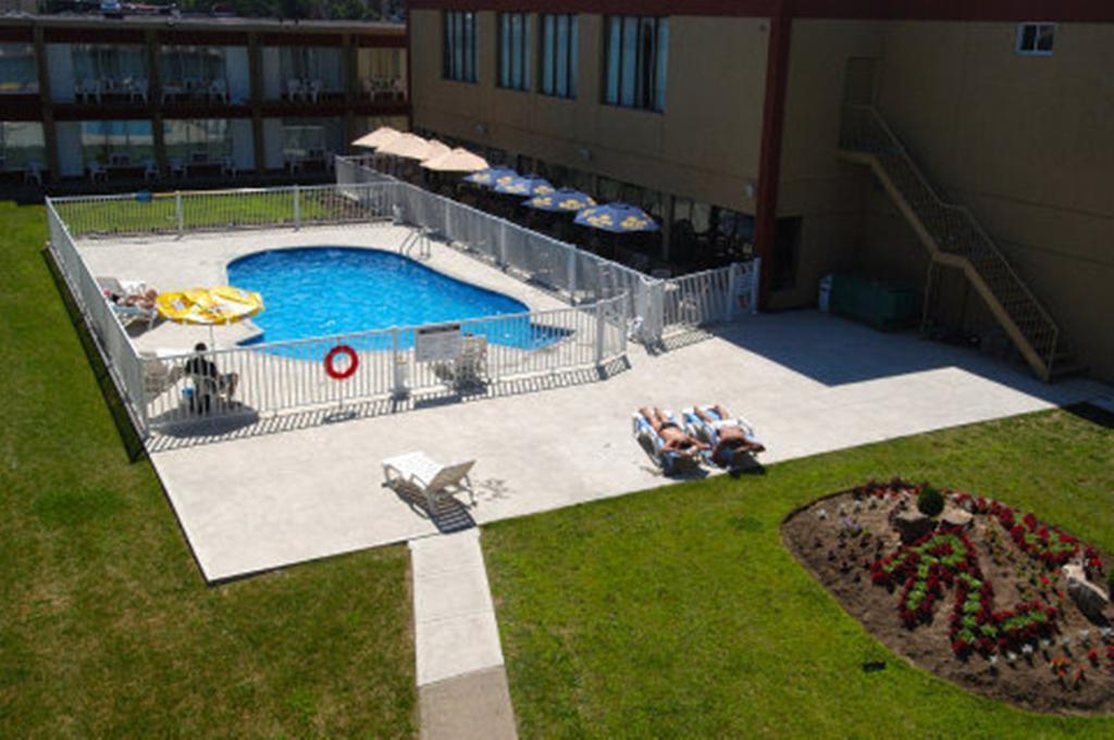 Royal Versailles Hotel 3*