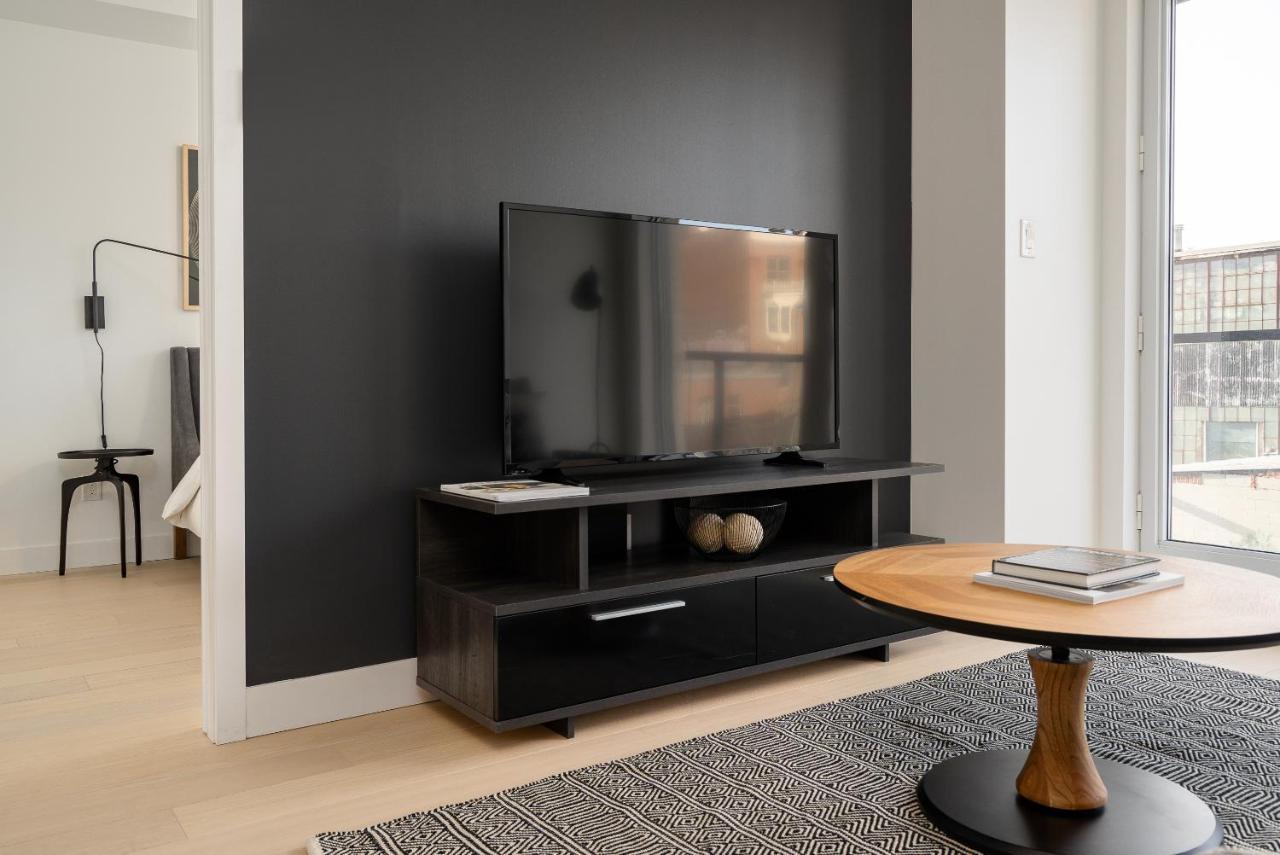 Bright Griffintown Suites By Sonder *