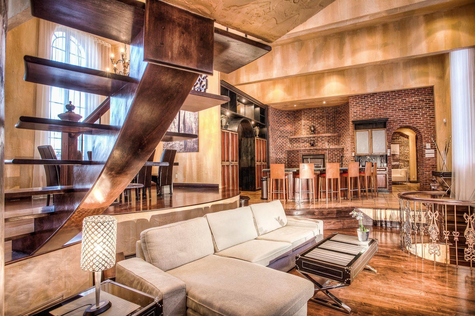 Chateau Vieux-montreal *
