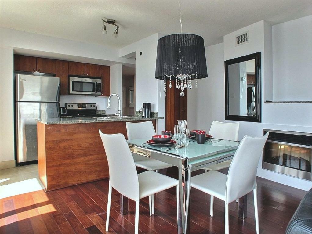 888 Rue Saint-francois-xavier 1502 Apartment Montreal