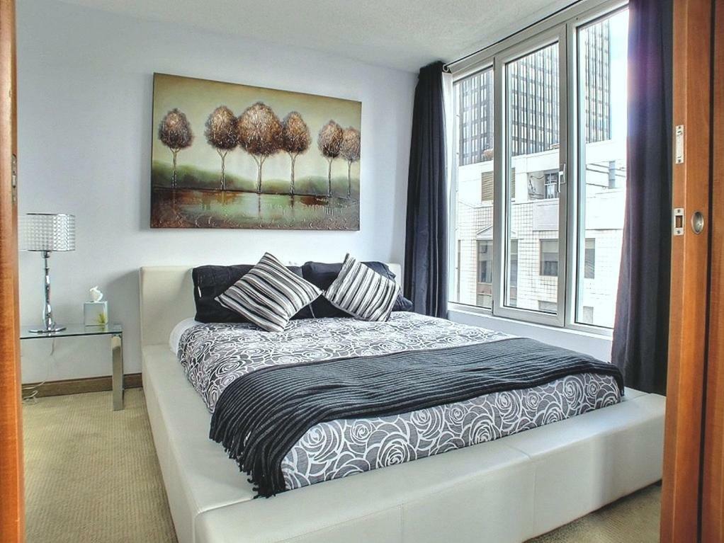 888 Rue Saint-francois-xavier 1502 Apartment Montreal