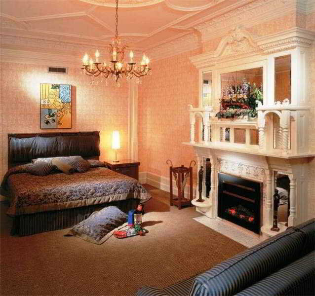 Chateau Versailles Hotel 4*
