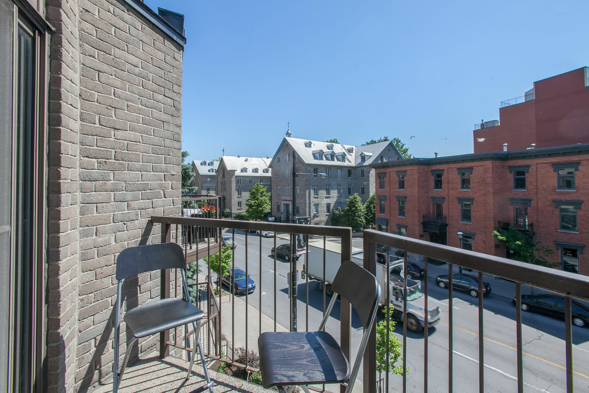 Lmvr - The Sherbrooke * Montreal