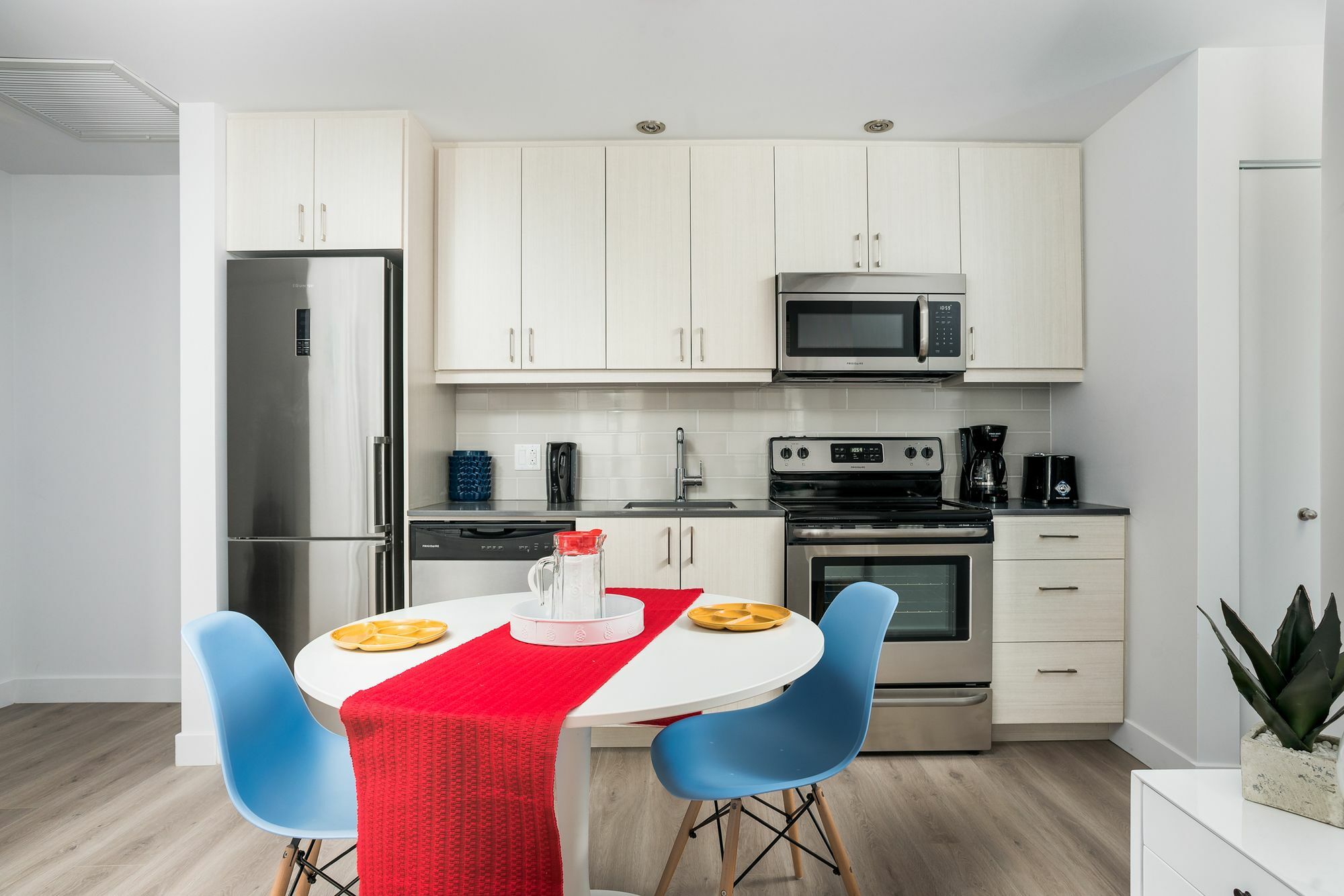 Bold 2br In Old By Sonder *