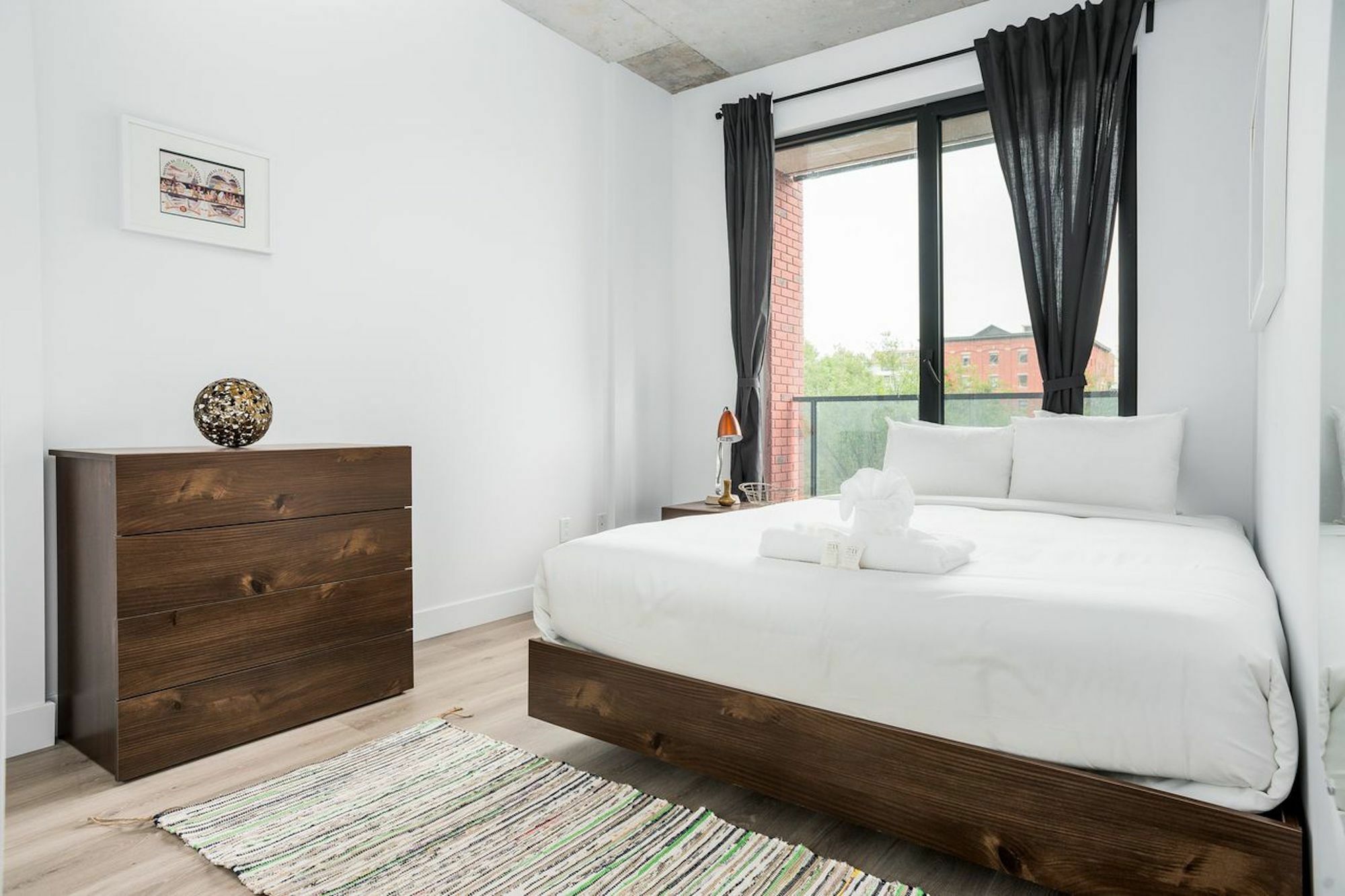 Vibrant 2br In Old By Sonder