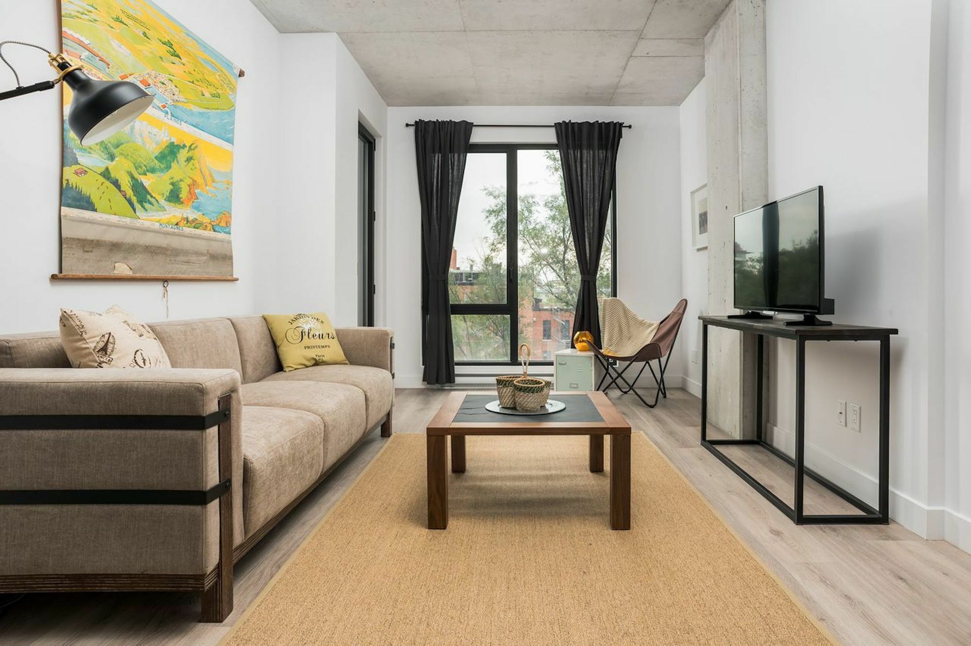 Vibrant 2br In Old By Sonder