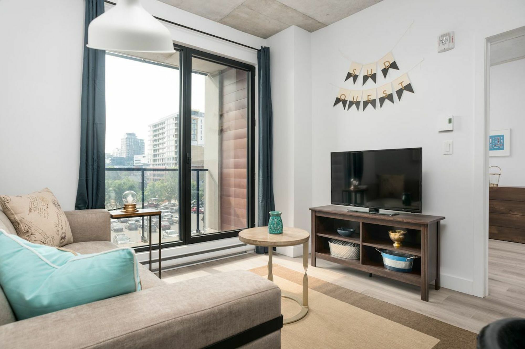 Modern 2br In Old By Sonder Apartment *