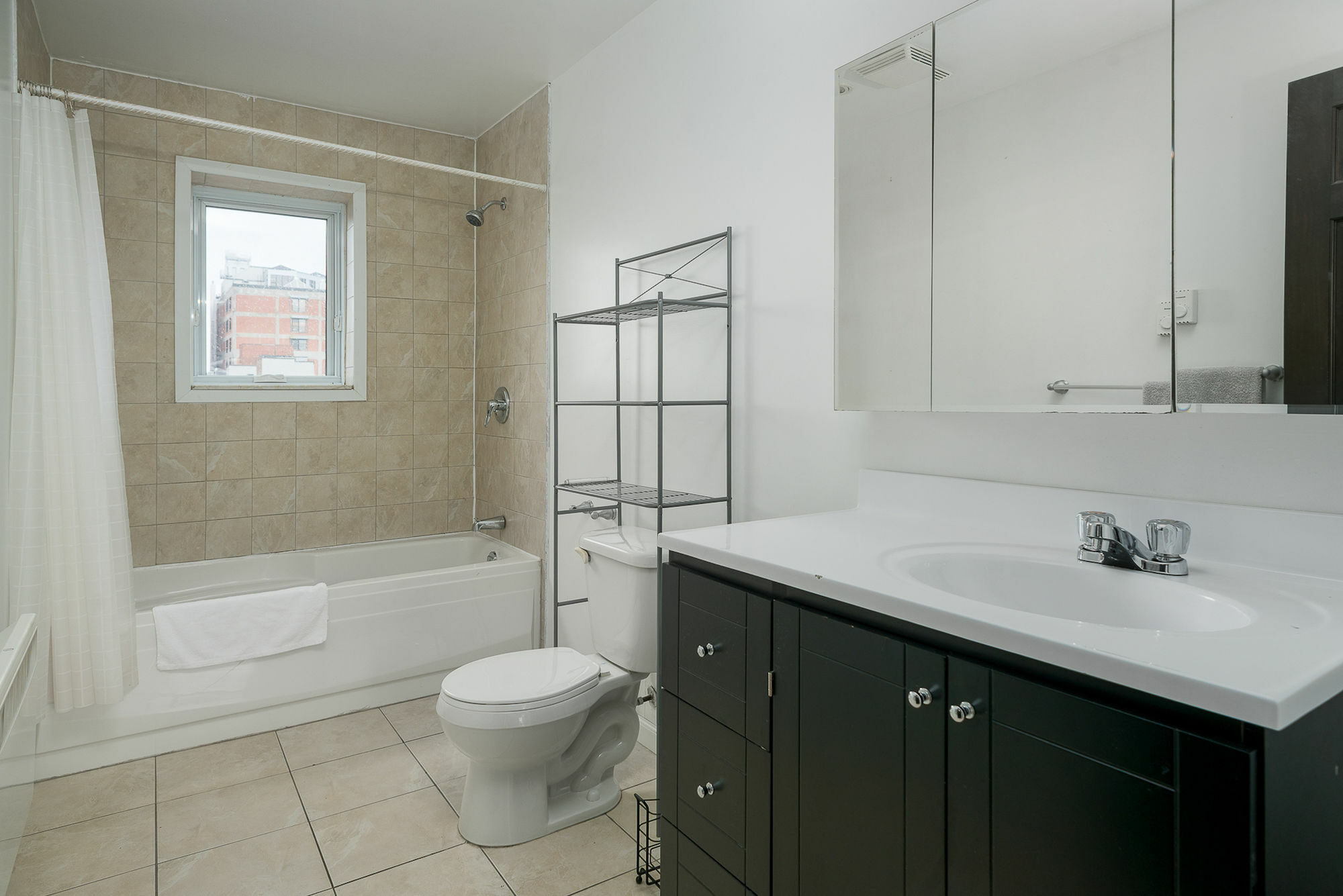 Spacious 5br In Plateau By Sonder Montreal