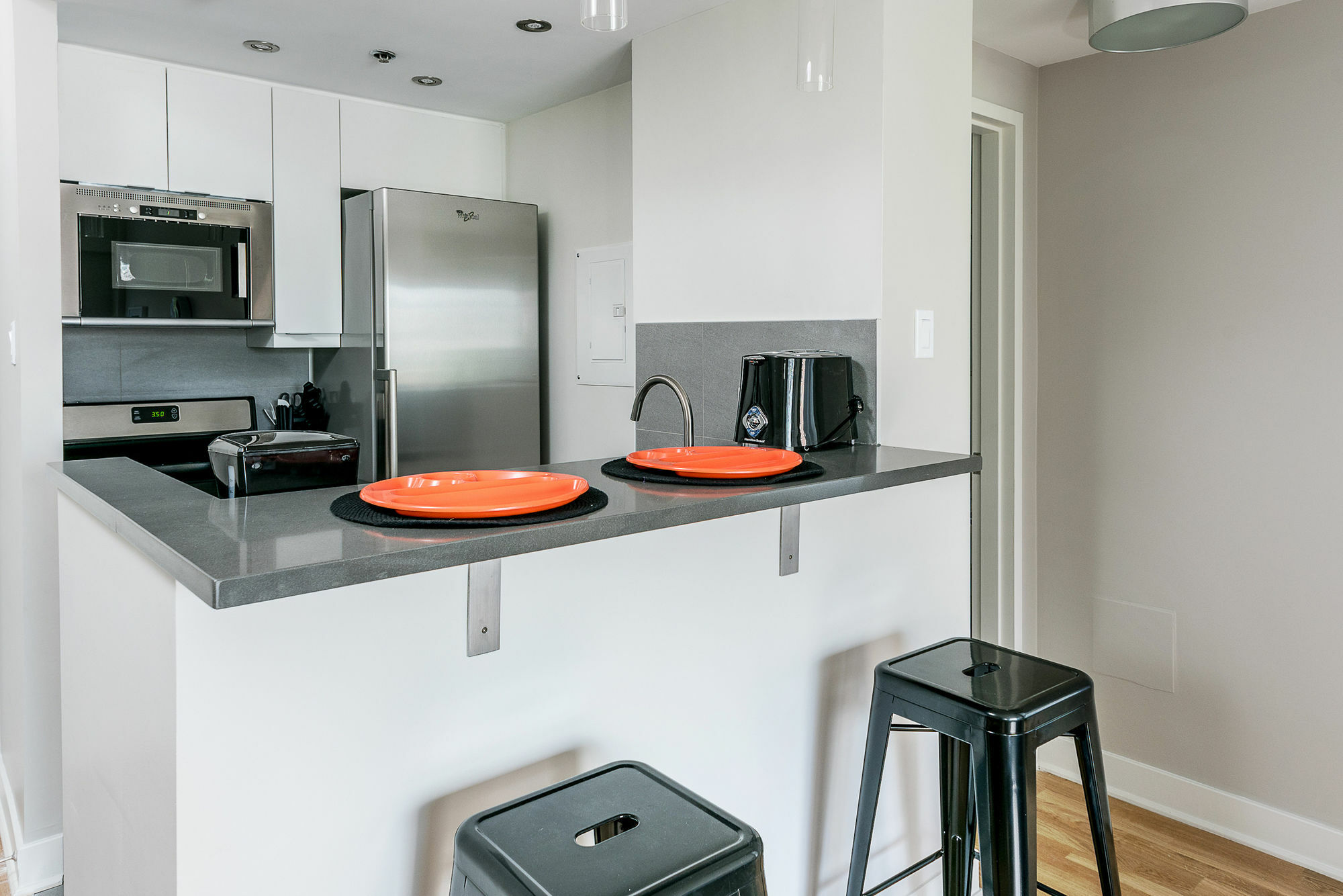 Apartment Serene 1br In Milton Park By Sonder Montreal