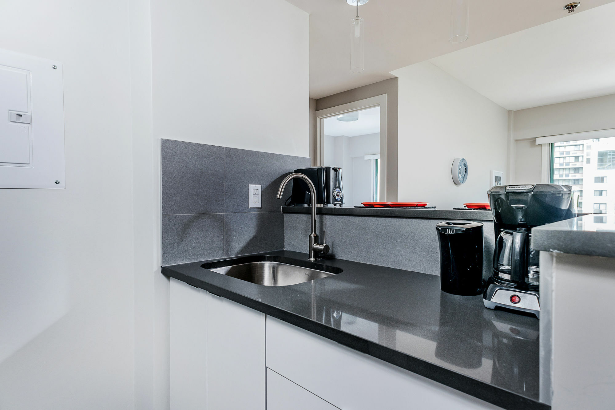 Serene 1br In Milton Park By Sonder Montreal