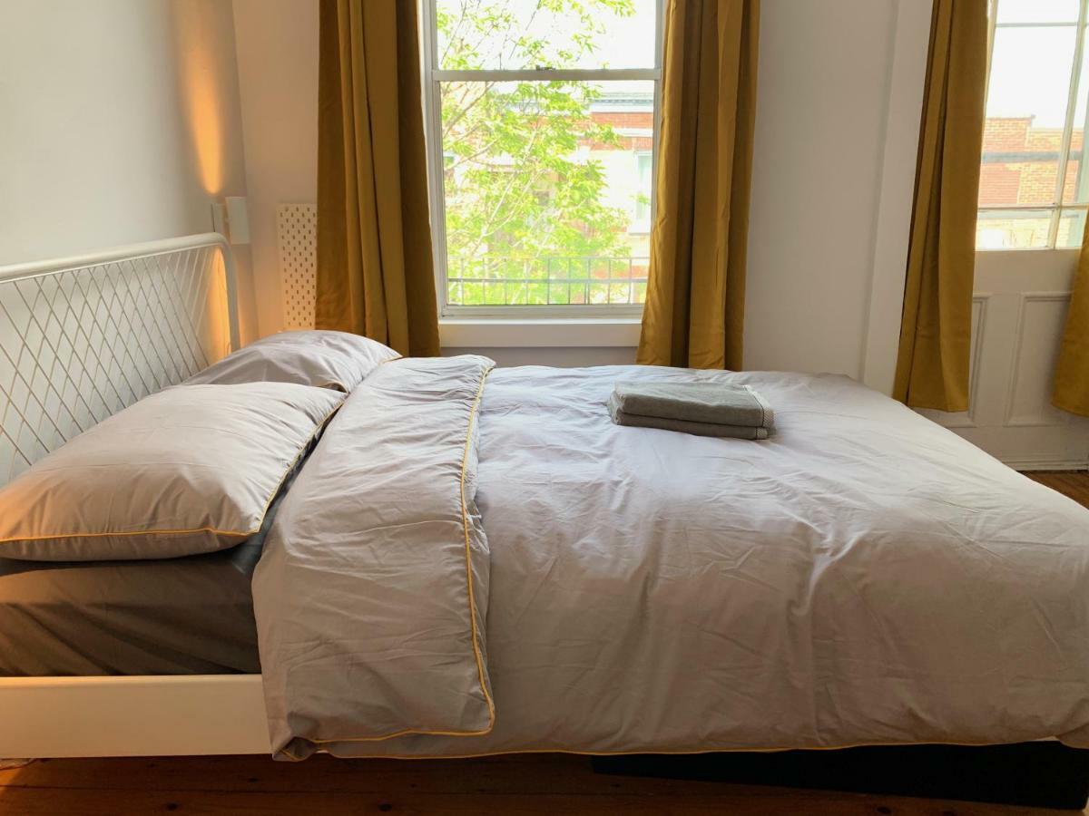Apartment Near Montreal's Metro Frontenac *