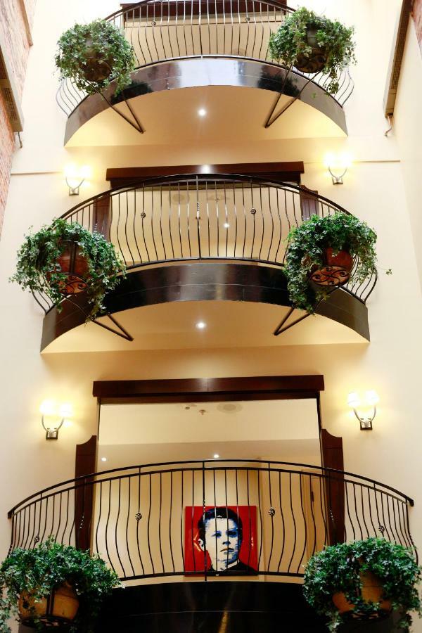 Nelligan Hotel