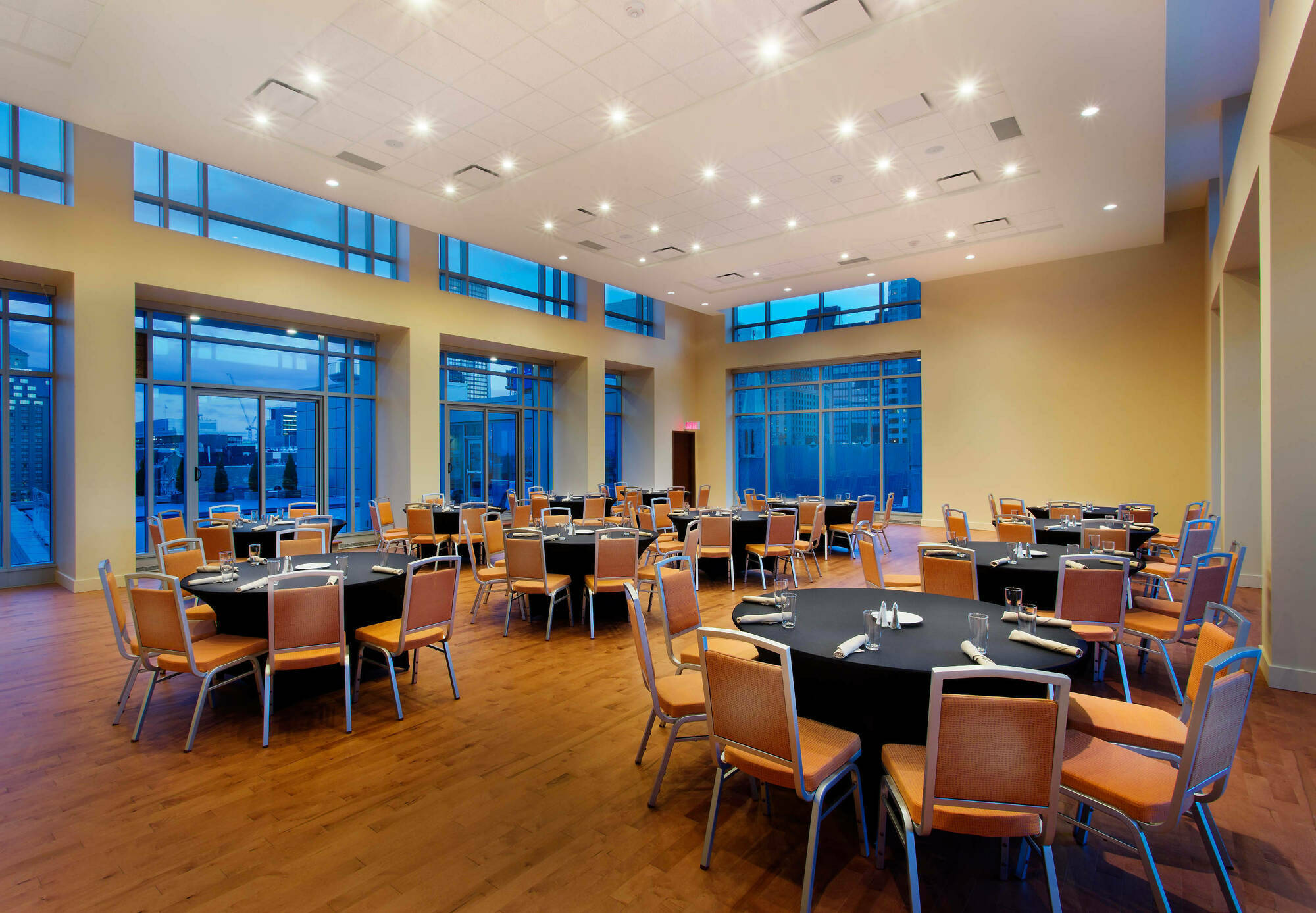 Courtyard Par Marriott Centre-ville 4*