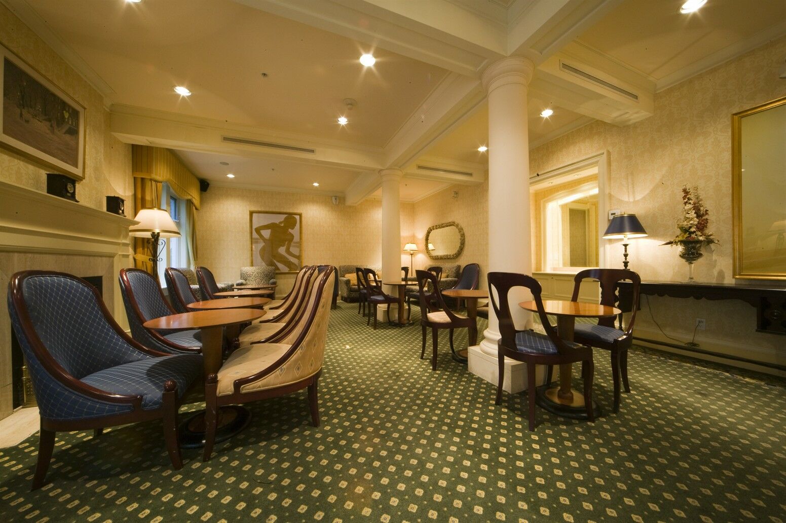 Chateau Versailles Hotel 4*