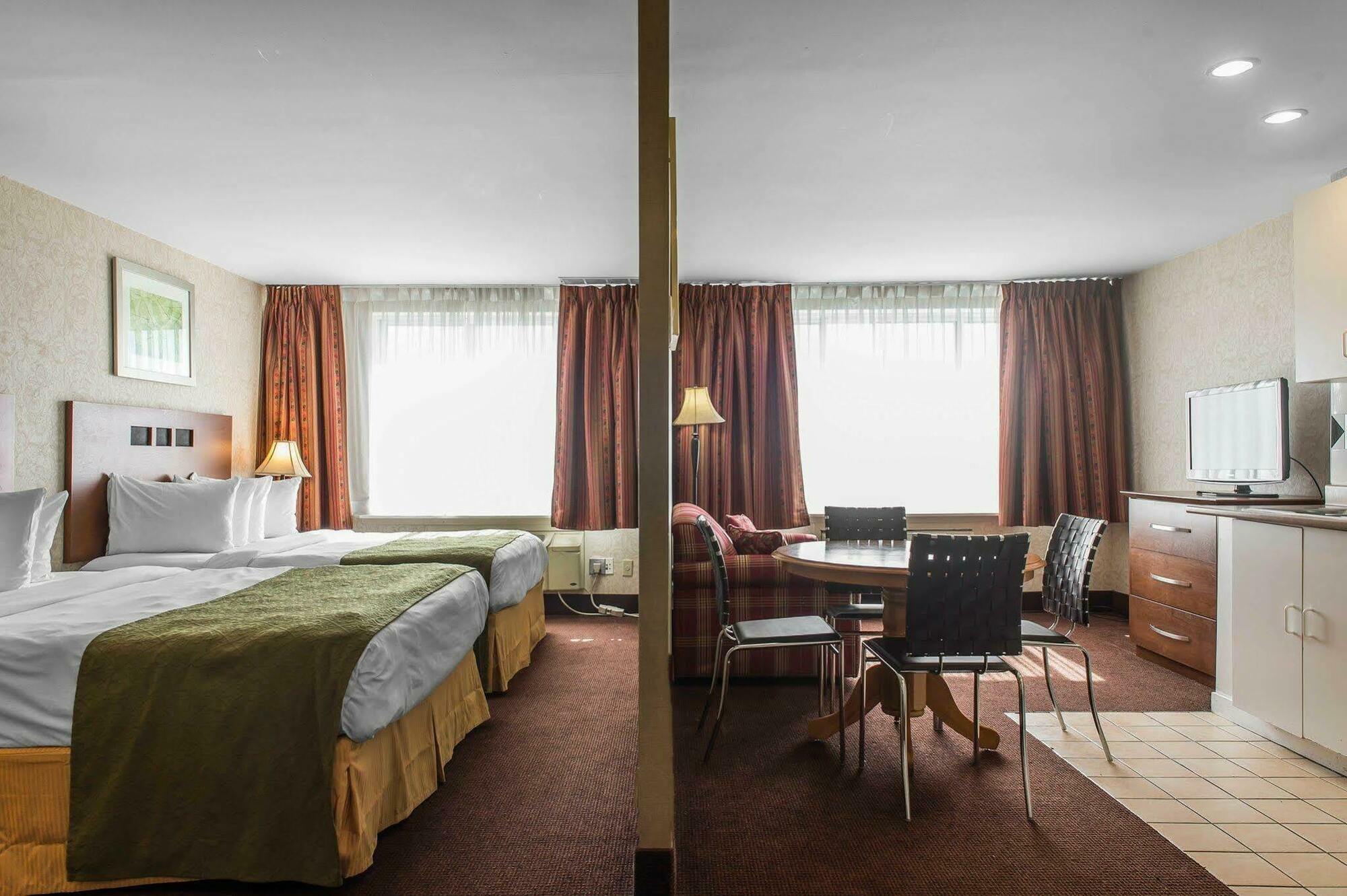 Ramada Plaza By Wyndham Hotel 3*
