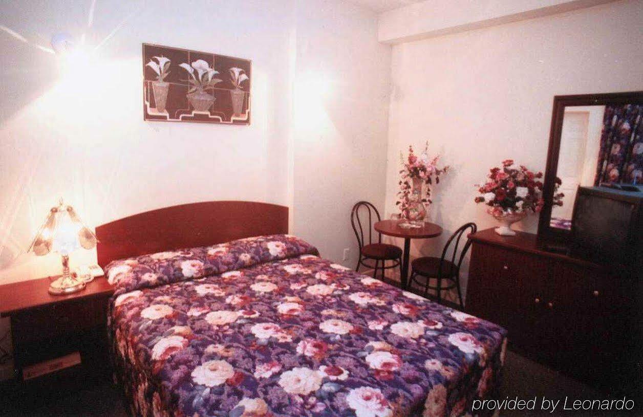 Quality Centre-ville Inn 3*