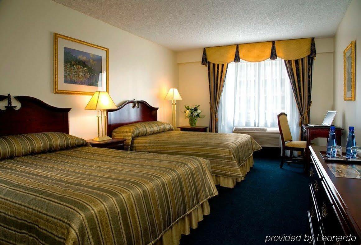 Le Nouvel Hotel Montreal