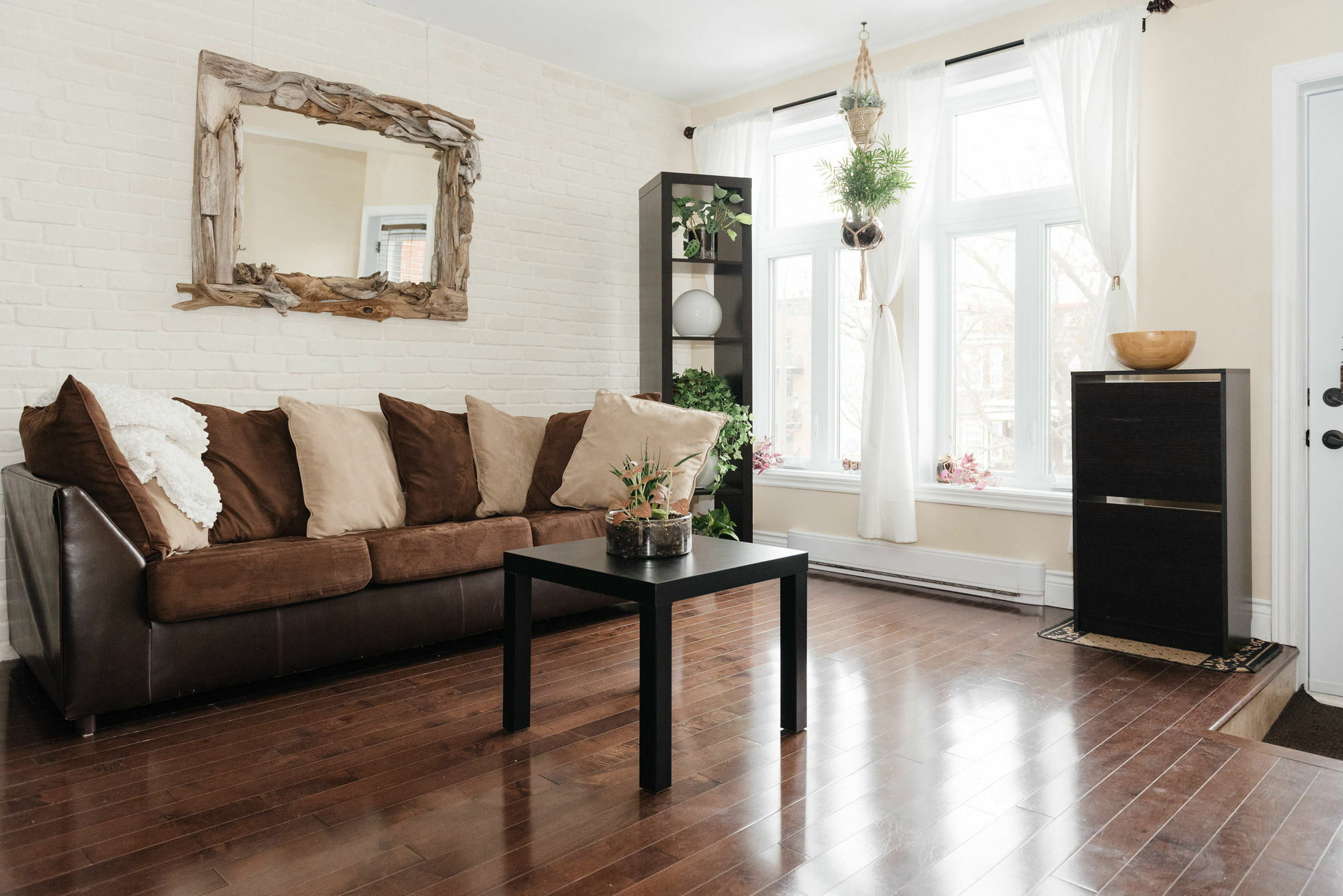 Bright 2br In Plateau By Sonder Montreal