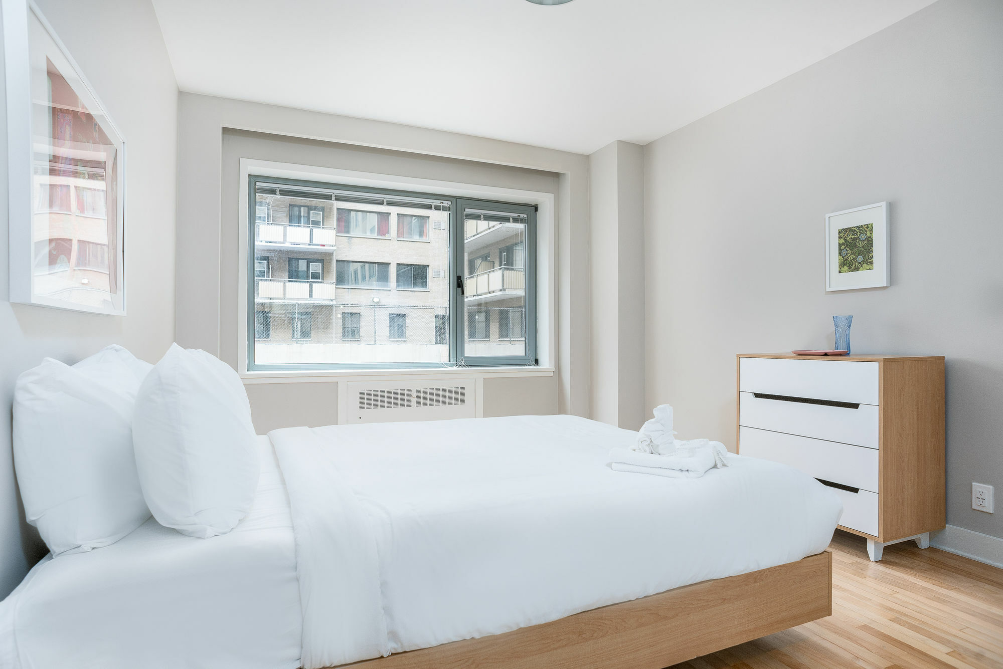 Distinctive 2br In Downtown Mtl By Sonder *