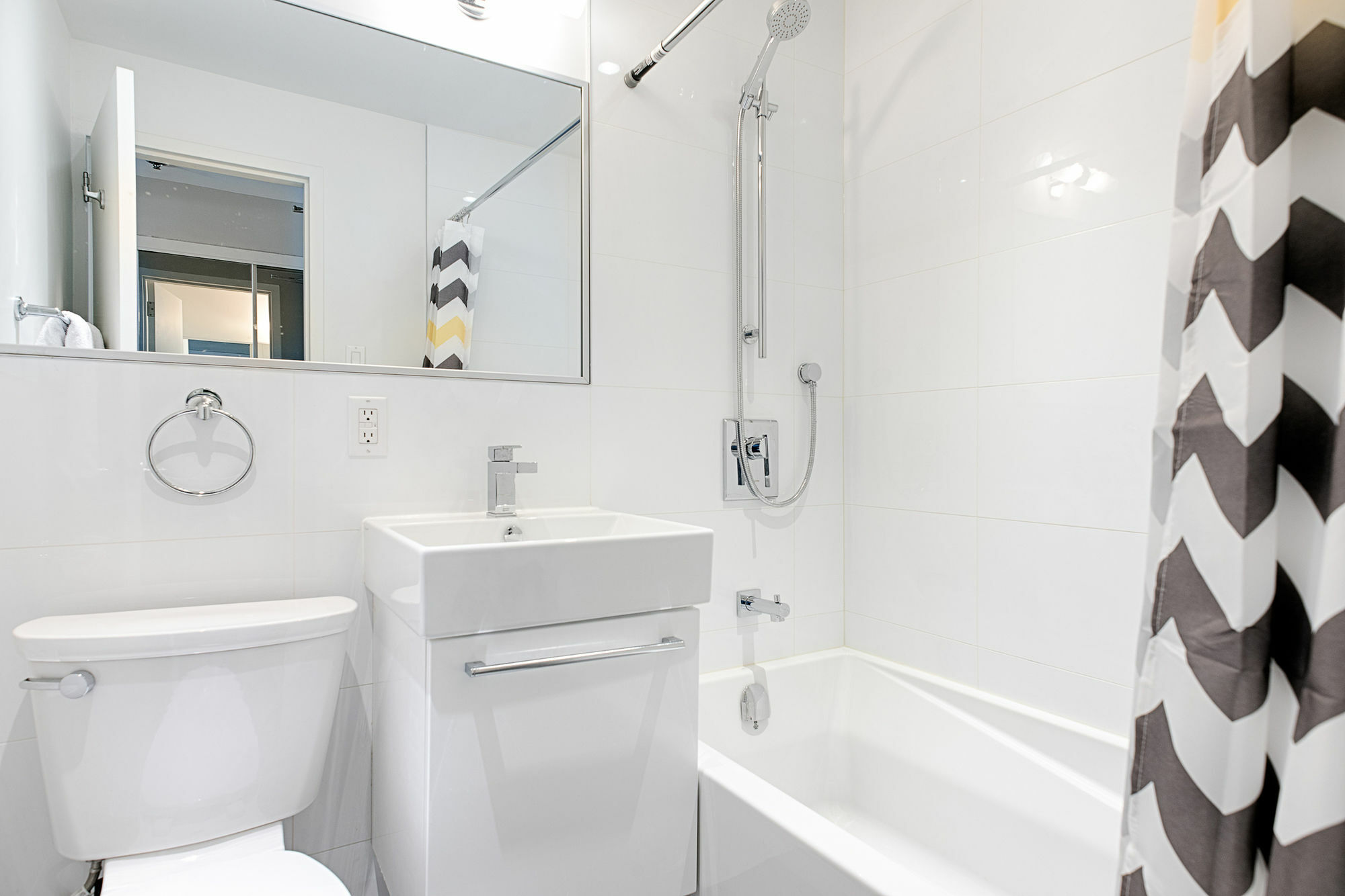 Chic 1br In Milton Park By Sonder * Montreal