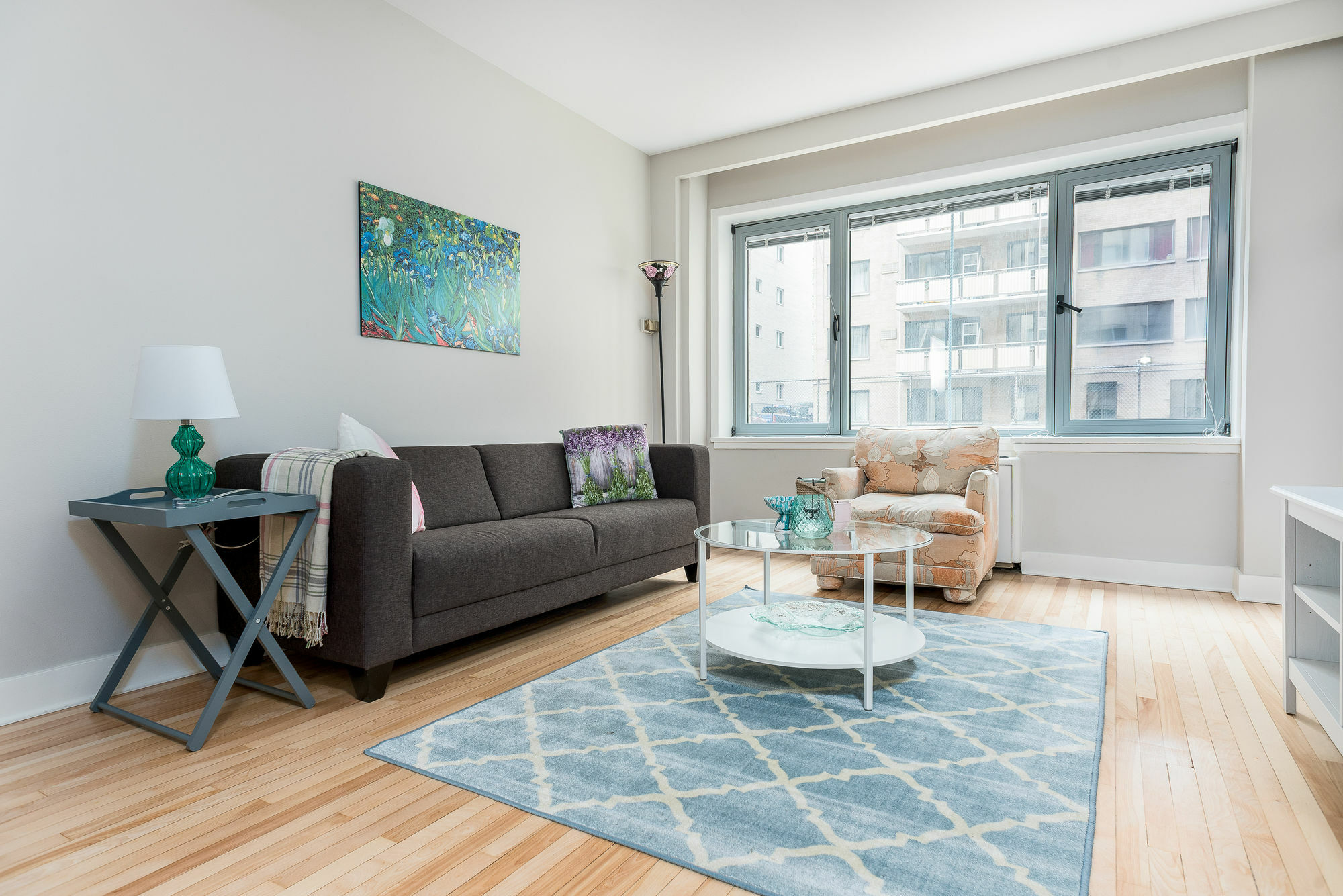 Distinctive 2br In Downtown Mtl By Sonder