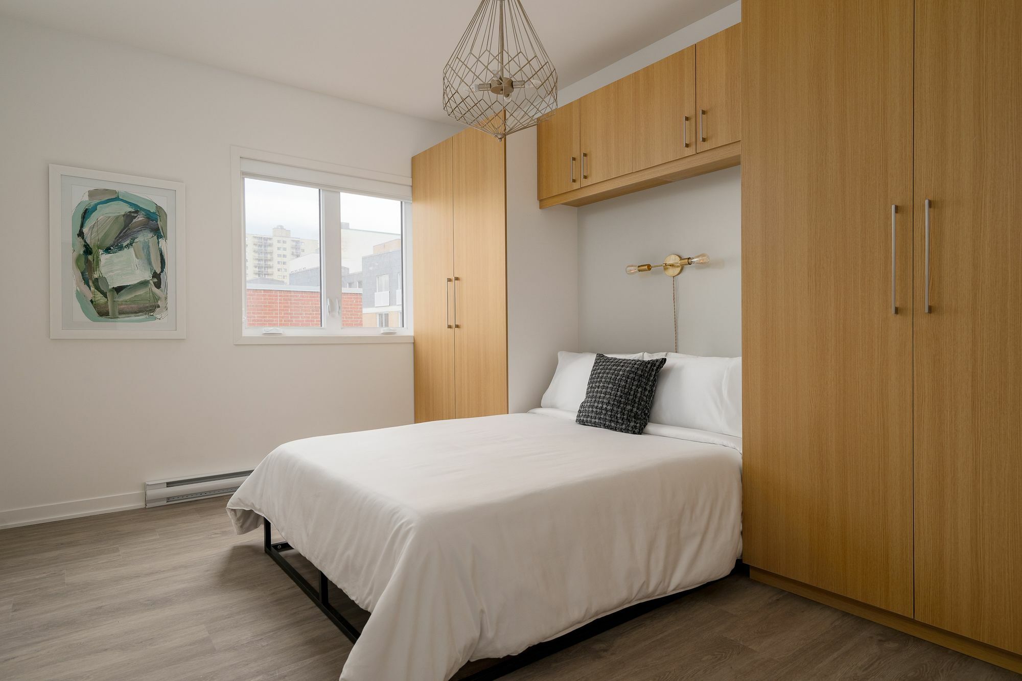 Sharp 1br In Quartier Des Spectacles By Sonder *