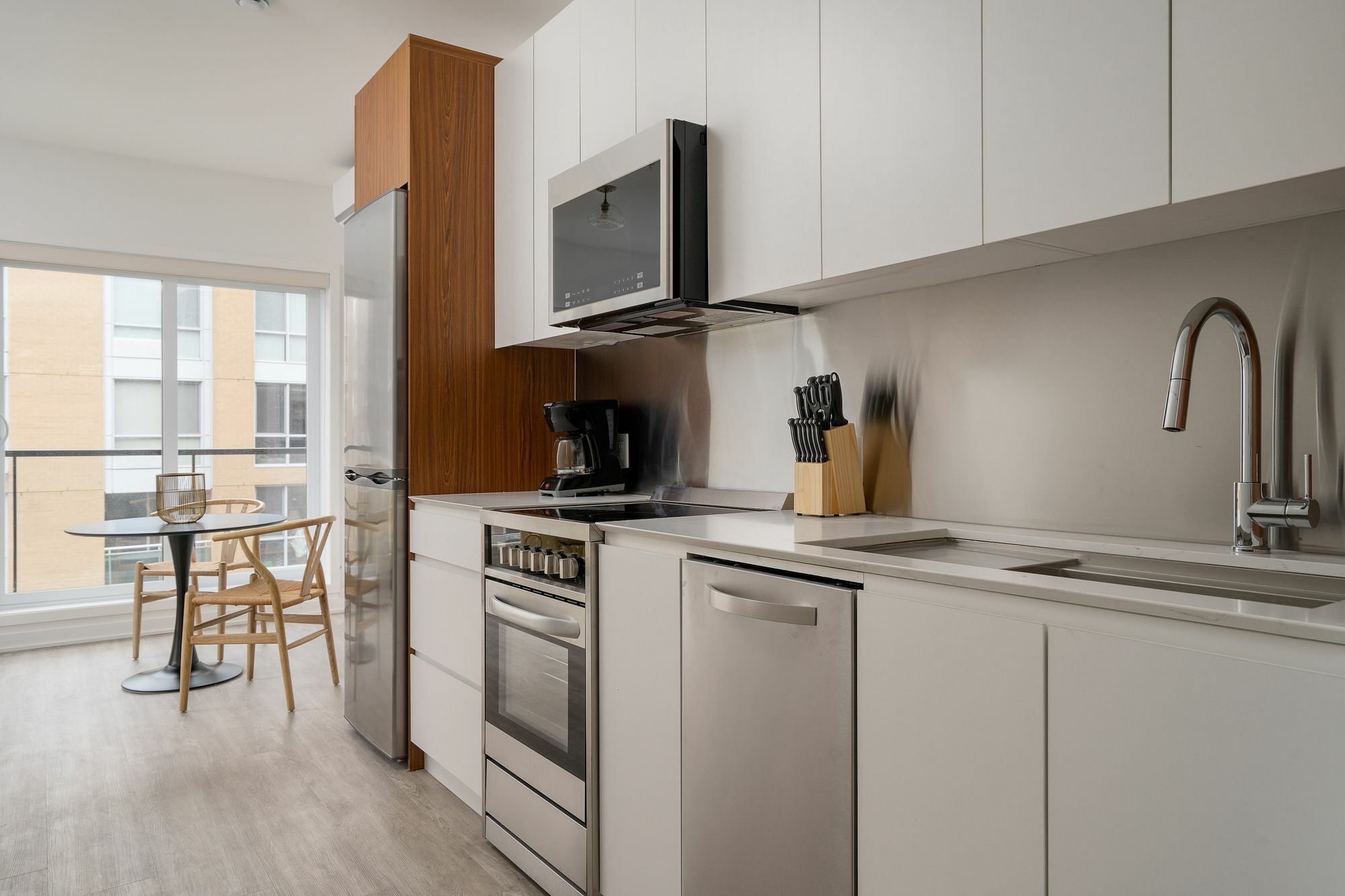 Sharp 1br In Quartier Des Spectacles By Sonder *