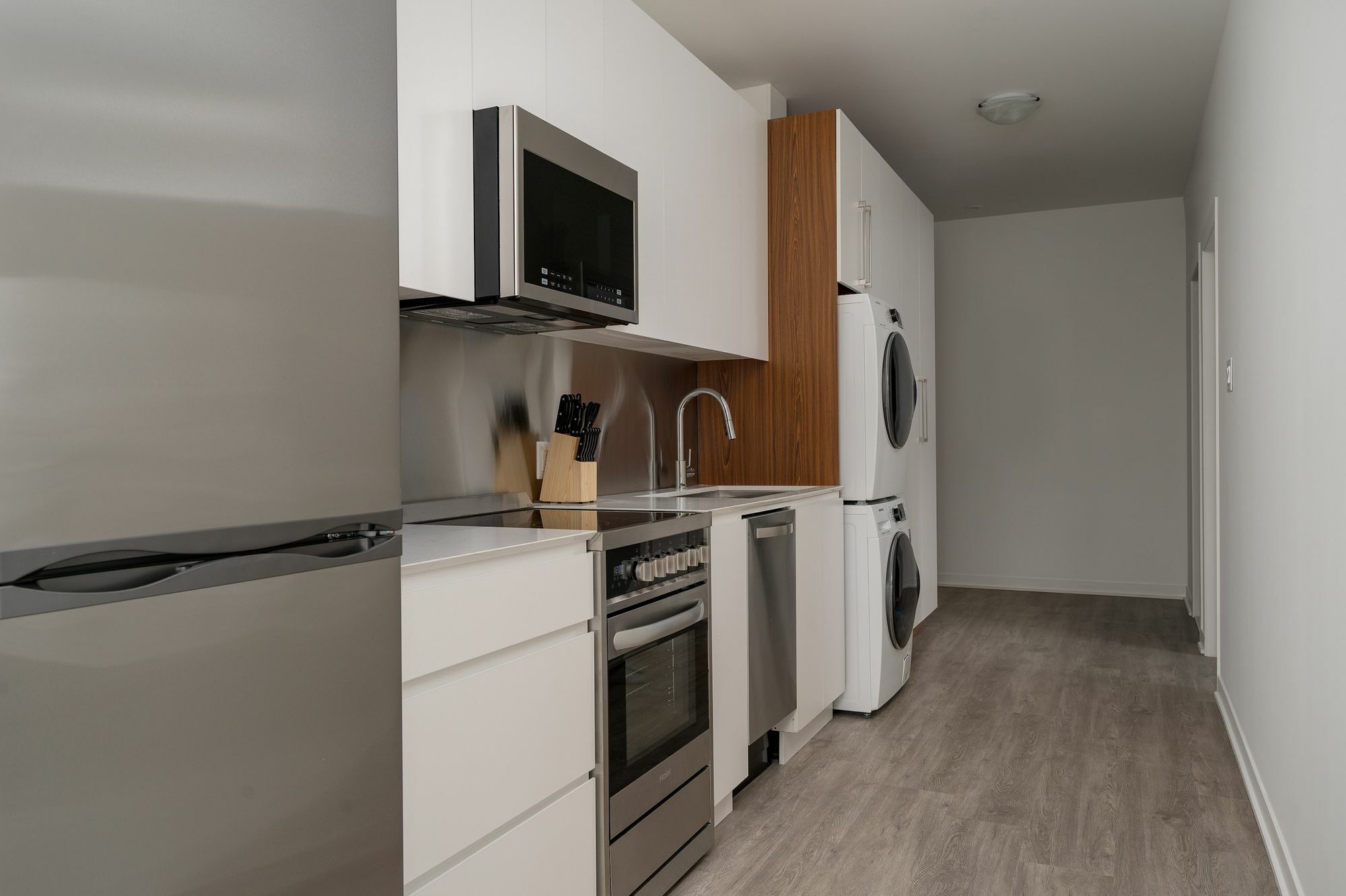 Sharp 1br In Quartier Des Spectacles By Sonder