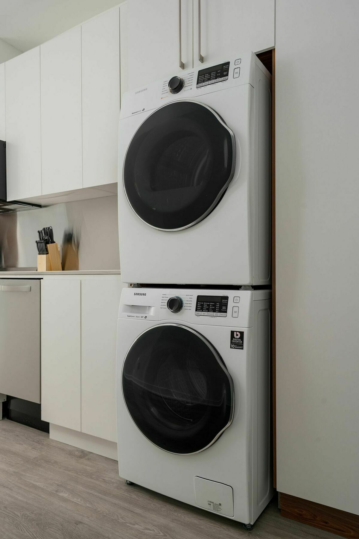 Sharp 1br In Quartier Des Spectacles By Sonder * Montreal