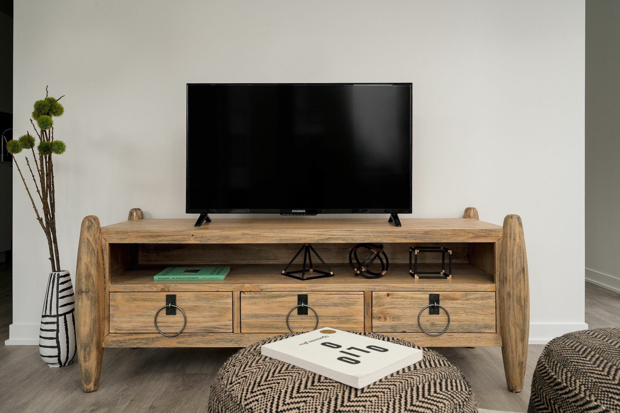 Apartment Sharp 1br In Quartier Des Spectacles By Sonder Montreal