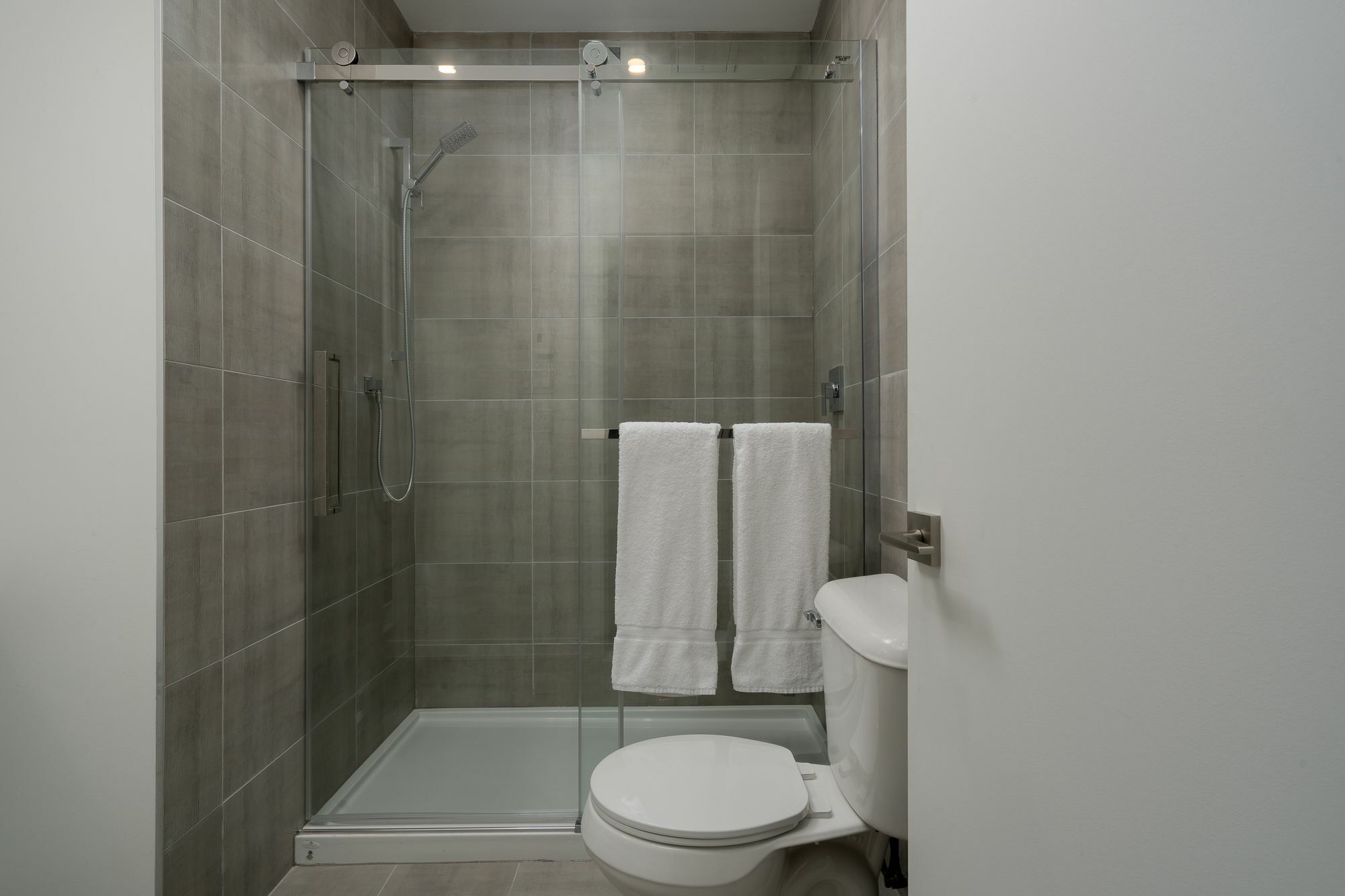 Apartment Sleek 1br In Quartier Des Spectacles By Sonder Montreal