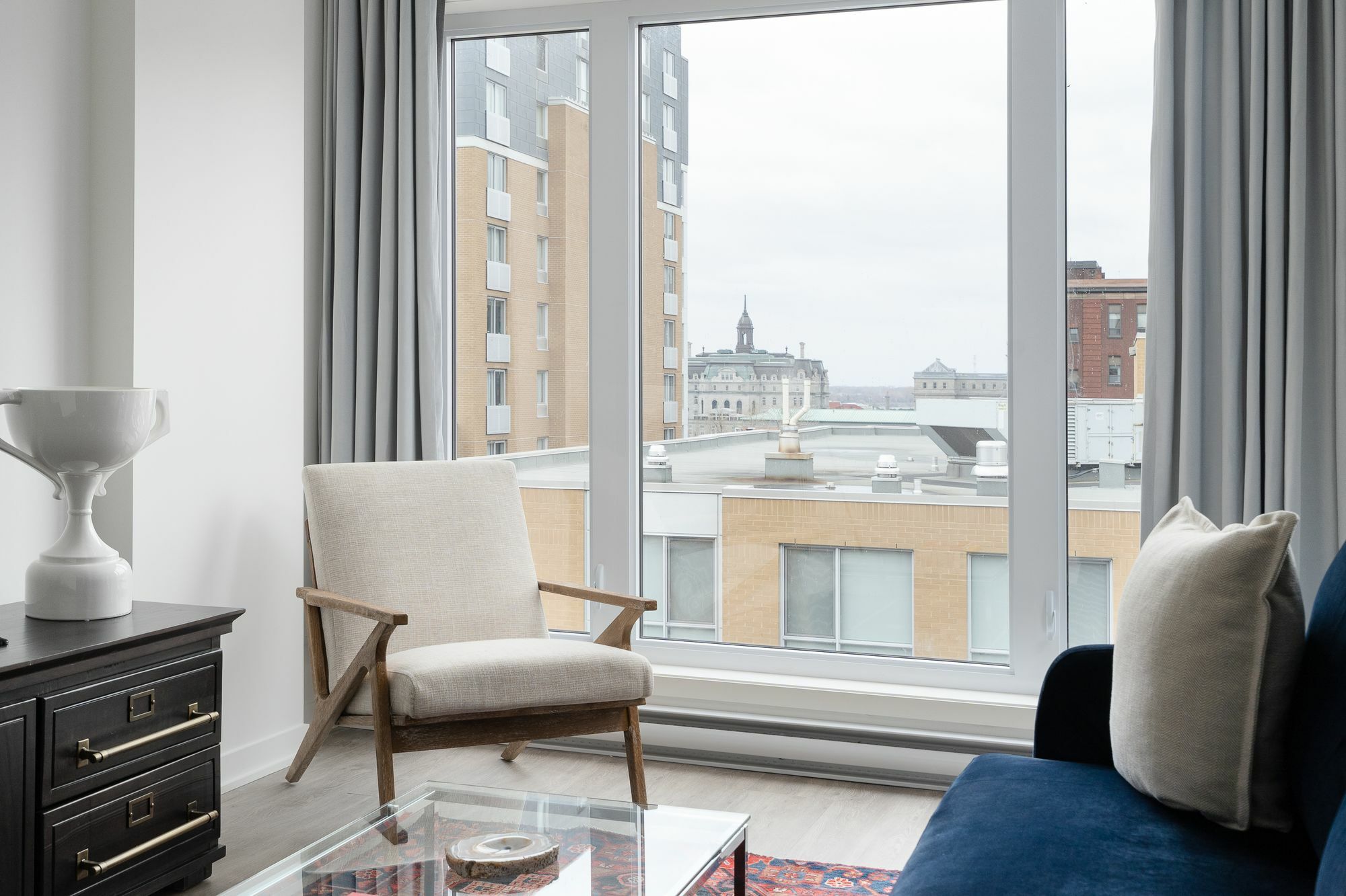 Apartment Sleek 1br In Quartier Des Spectacles By Sonder Montreal
