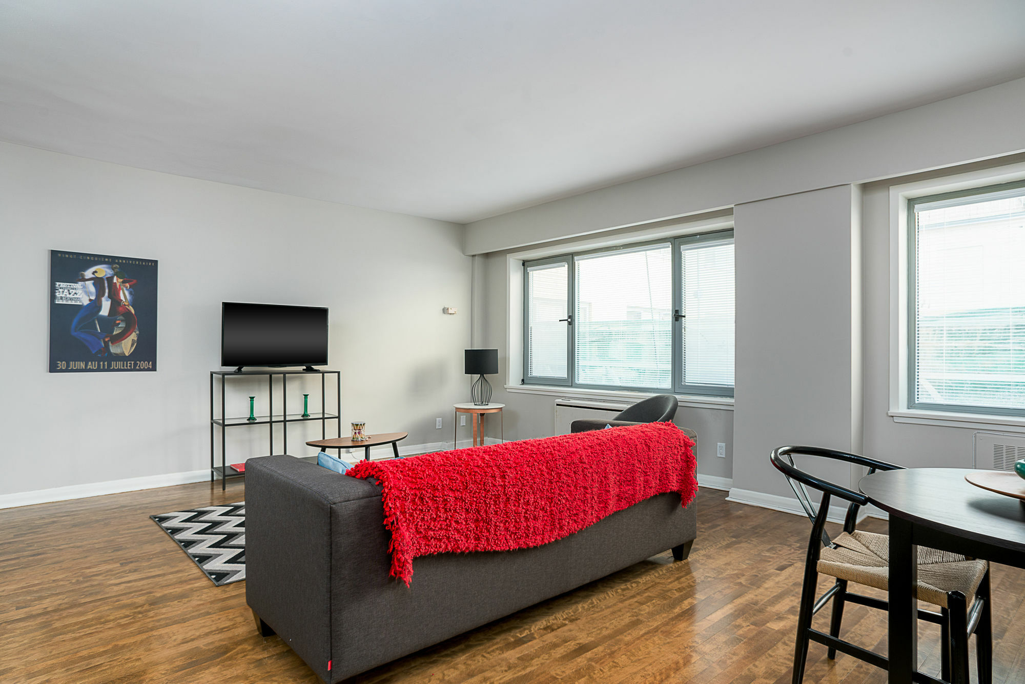 Apartment Chic 1br In Downtown Mtl By Sonder